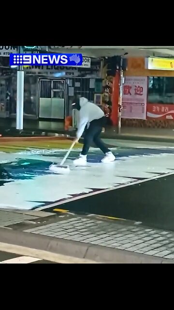 ►🚨▶◾️⚡️🇳🇿Police want 3 men who painted over rainbow crossing in Auckland, New Zealand.
