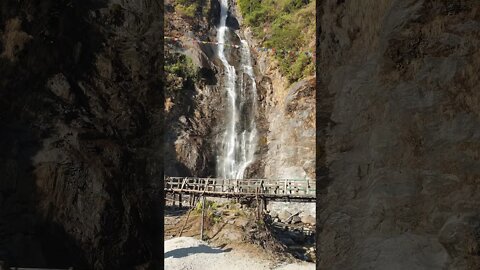 waterfall GANGTOK AWSOME VIEW. LACHUNG ZERO POINT TOUR. LACHUNG WITH YAMTHANG VALLEY AND ZERO POINT