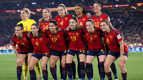 Spain world cup winners refuse to play until football boss resgins