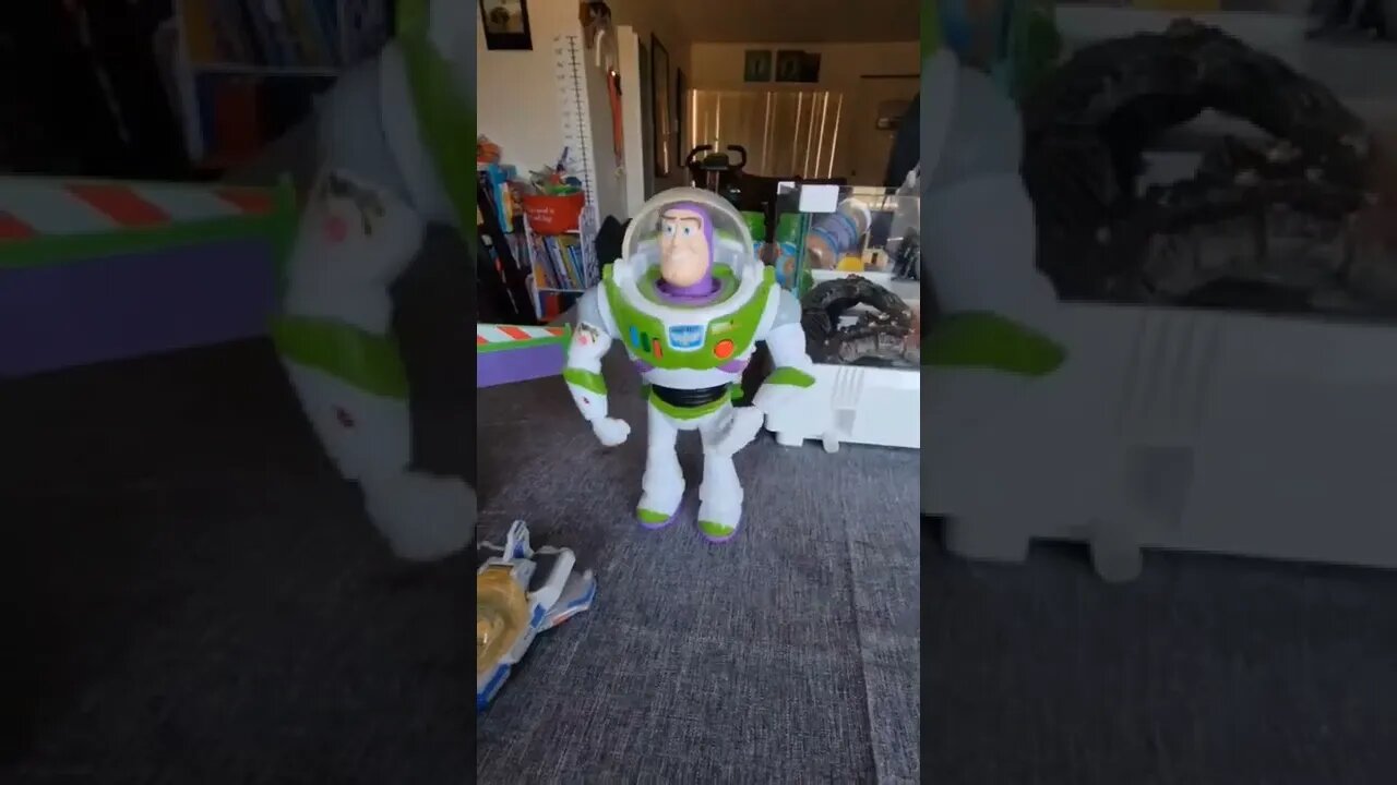 Lightyear #buzz #cinemark #disney #movie #toys #happymealtoys #mcdonalds