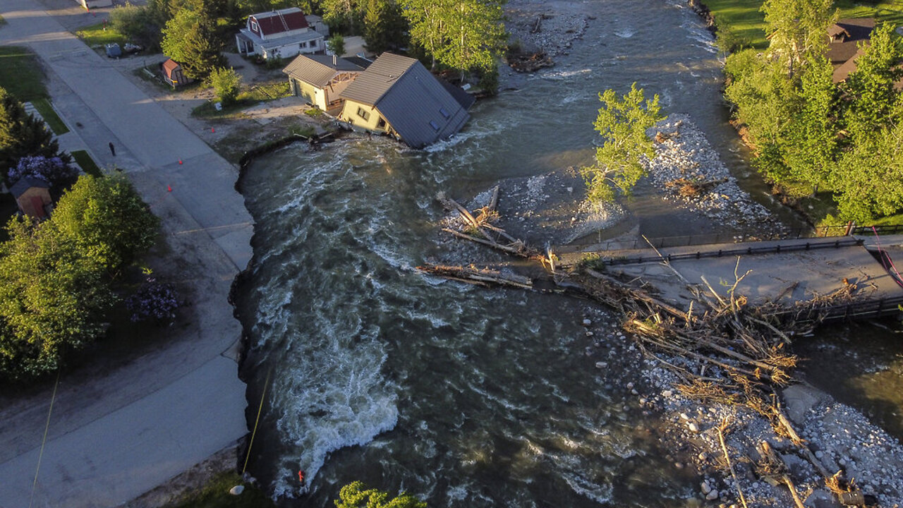 Flood emergency at Yellowstone National Park