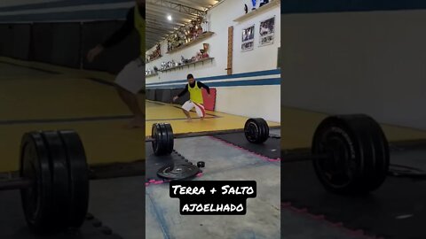 Terra + Salto ajoelhado