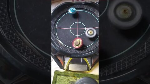 que vitória fácil #beyblade #beybladeburst #batalhadebeyblade