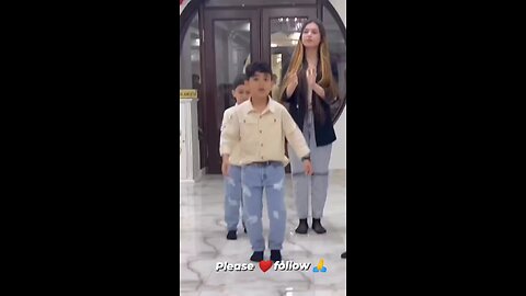 Amazing Dance by little kid