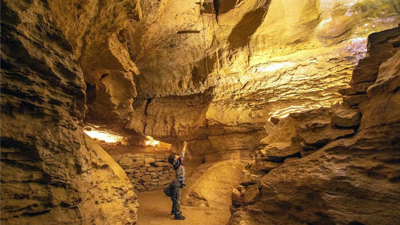 Cave of the Winds Tour with the Bear Family and Relaxing Music! [Must See!]