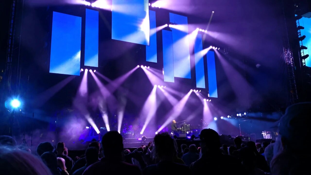 Billy Joel in Arlington song Pressure