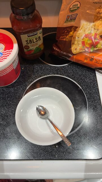 Super quick healthy snack. 😋