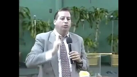 El sacerdote Luis Toro, desmiente Bíblicamente al pastor Gary Lee.