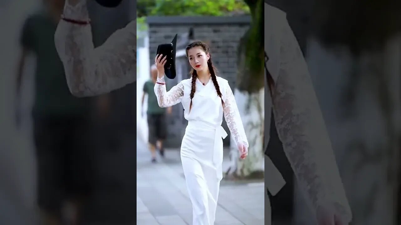 这位藏族小姐姐是什么神仙颜值 街拍 民族服饰 甜系女孩 藏服 民族风