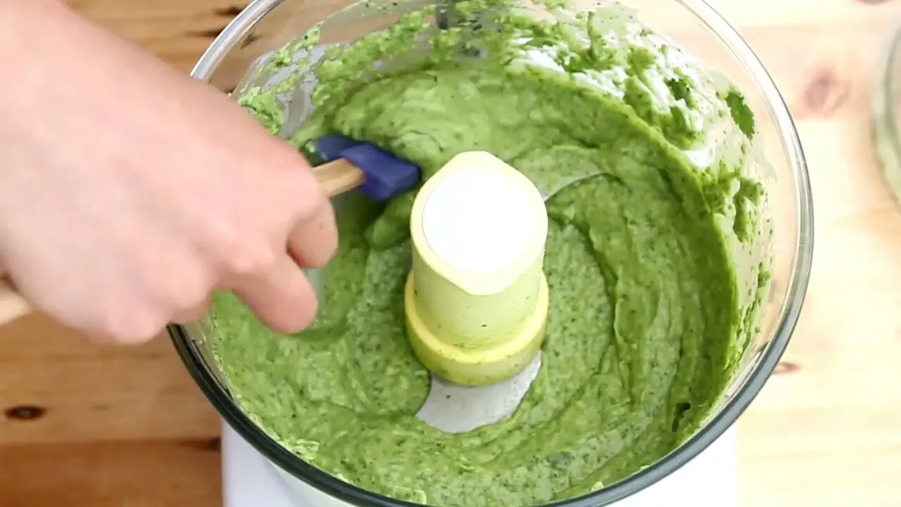 CREAMY AVOCADO COURGETTI Raw Vegan & Easy!