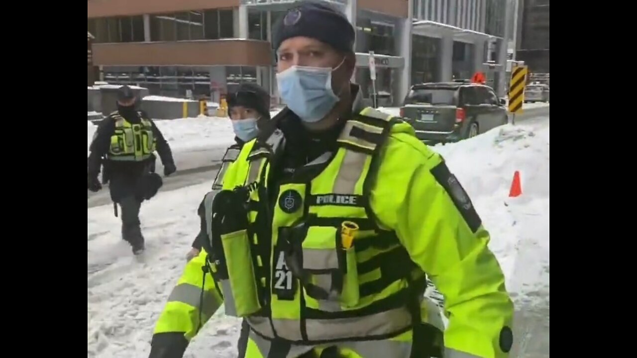 Canadian JERK Cop. Rude, Grabs woman's cellphone.