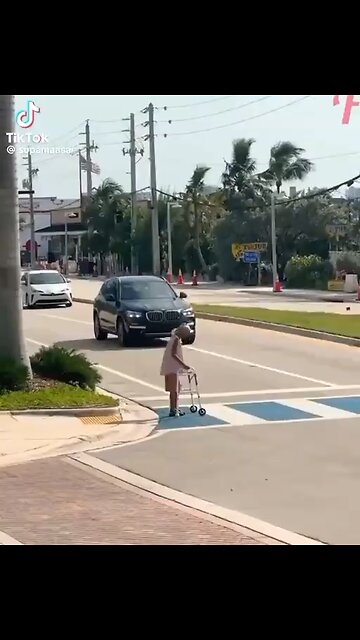 The World is still a beautiful place!💗👵🏼