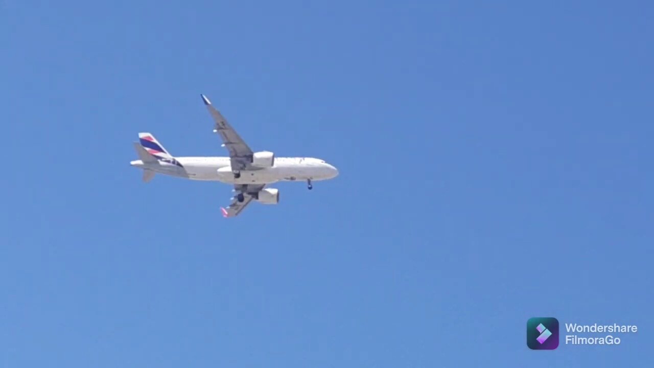 Airbus A321NEO PR-YJC vindo de Campinas, Airbus A320NEO PR-XBD vindo de Congonhas