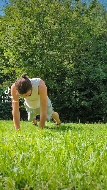 Doing diamond pushups
