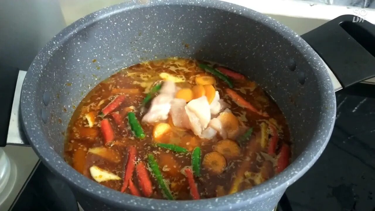 Tomyam ayam bodo bodo..bila bahan tak cukup bukan alasan tak boleh masak..bodo bodo pun sedap