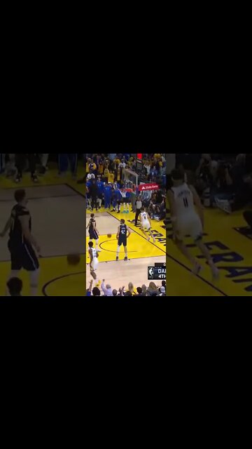 Klay throws it down AGAIN