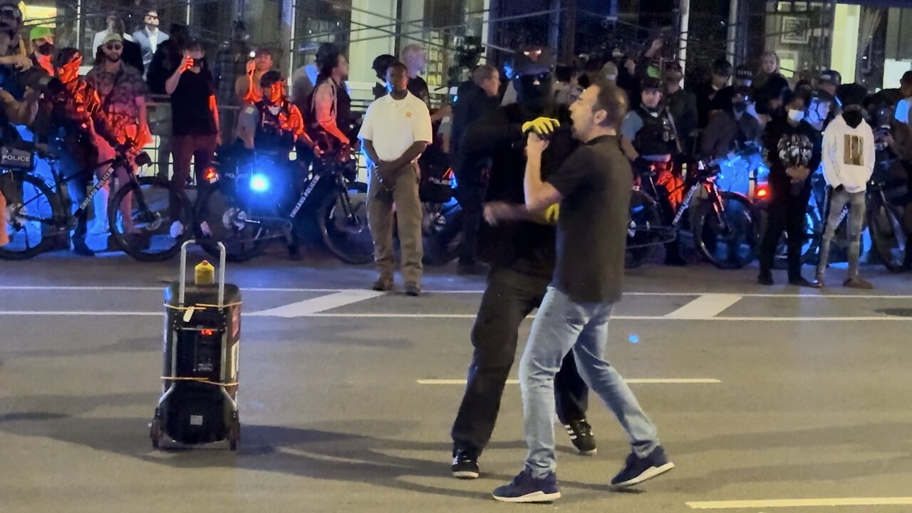 Pro-Israel Filmmaker Takes Over Mic at Pro-Palestine Protest in Chicago