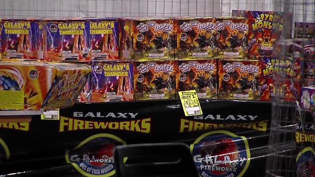 Masked men rob Tampa fireworks stand | Digital Short
