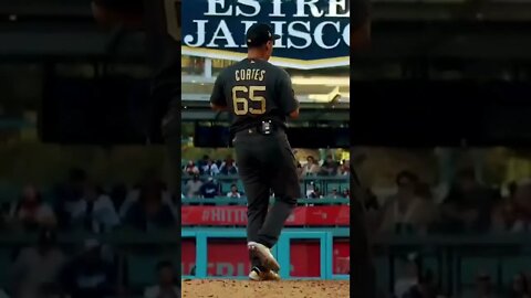 Bringing out all the tricks 👀 #mlb #moments