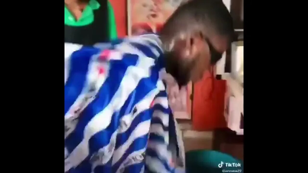 kya barber h iske baad kisi k baal kaatne se pehle 100 baar sochega pani maru ya nahi