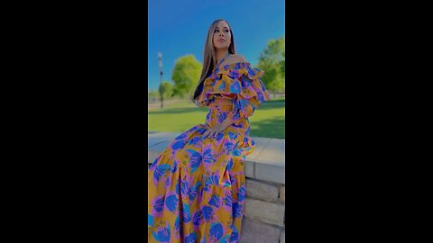 Always in a good mood when wearing warm and bright colors. Keep your sunny side up.