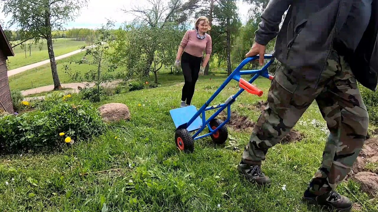 Rock rolling