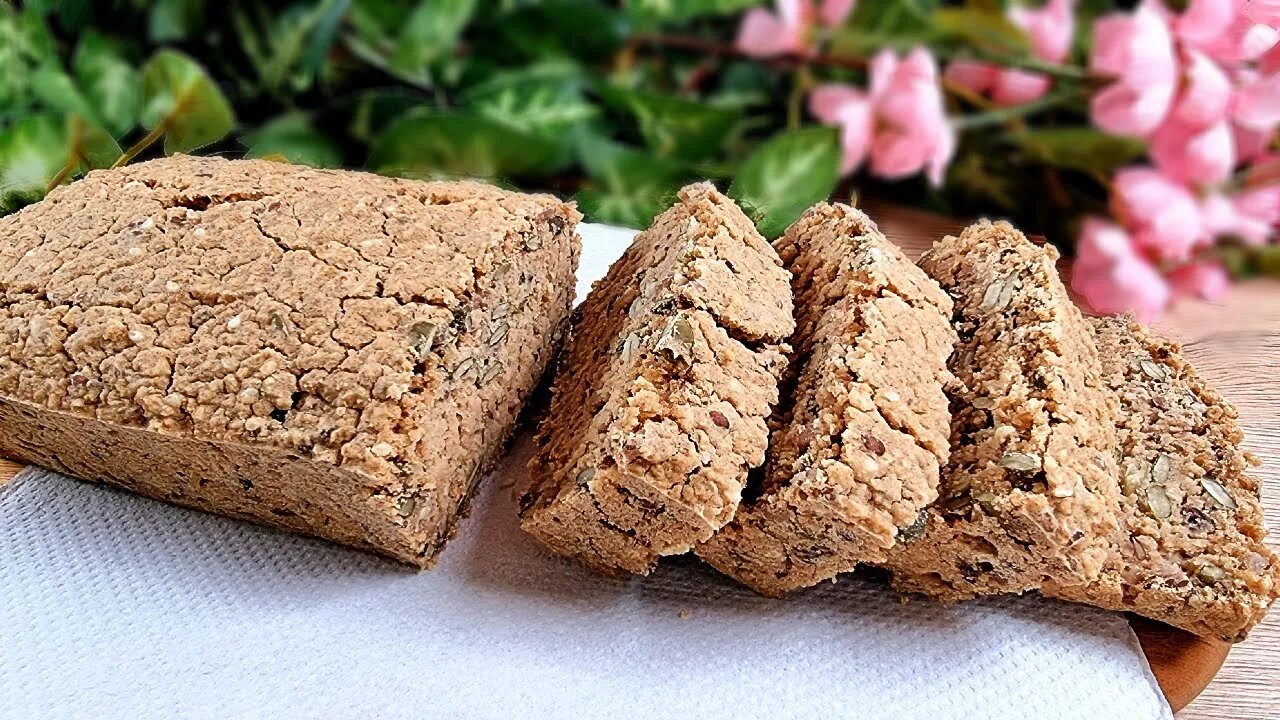 Want to eat a healthy oats bread? Try this amazing low calorie recipe! Without egg!