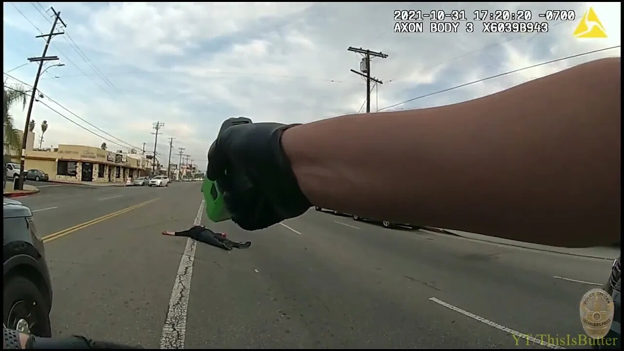 Police fatally shoot man holding bloody knives in Van Nuys when advancing towards officers