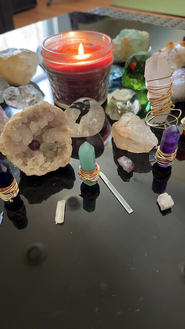 2 places, 2 things, 2 people, TONIGHT Spirit’s night vibes report