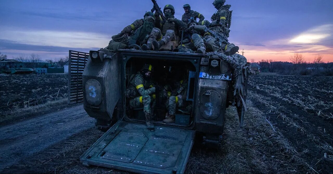 Attack of Ukrainian paratroopers with armored vehicles near Pokrovsk on position of Russians