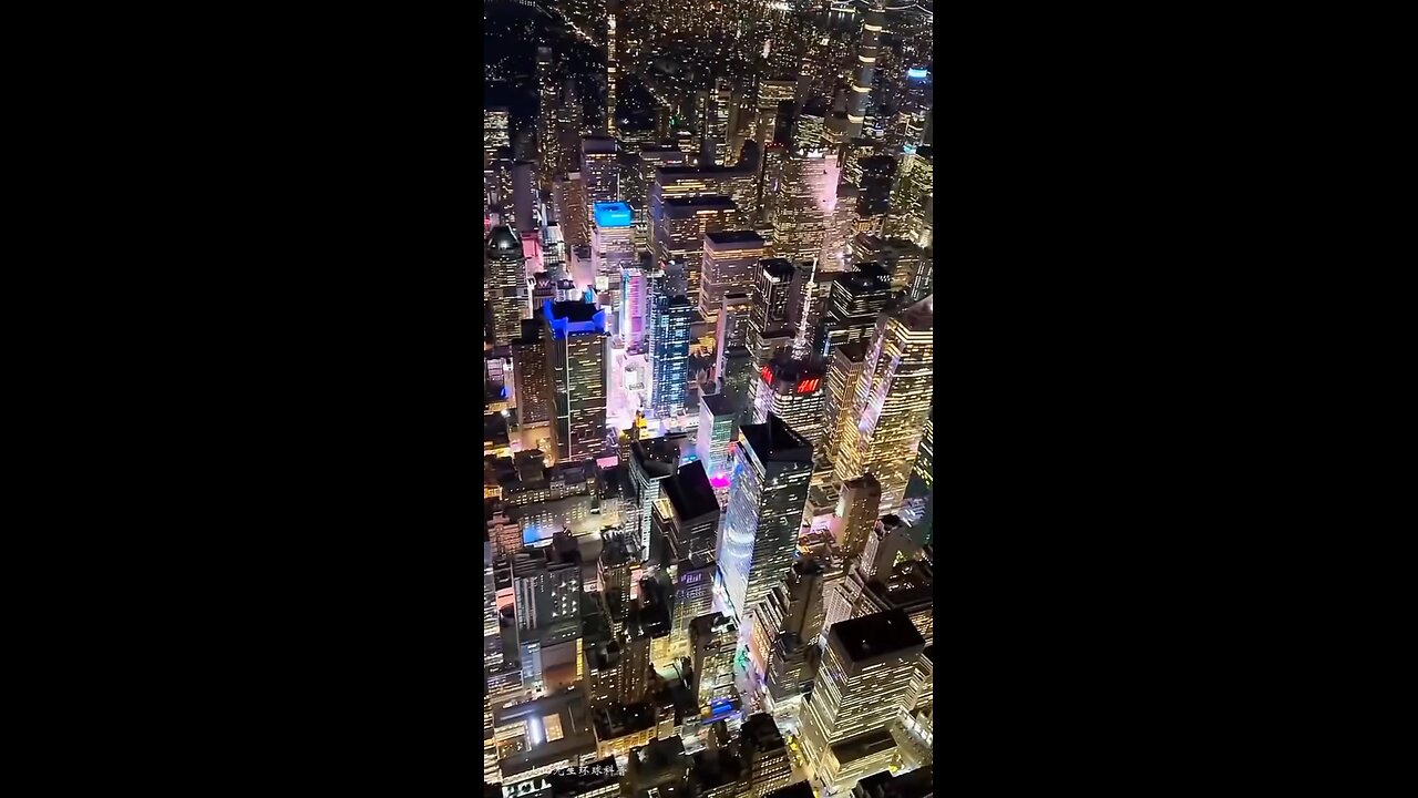 Stunning aerial view of New York city via drone footage 🗽