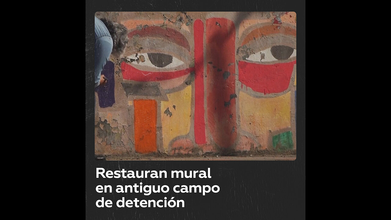 Ex presos políticos de Chile restauran mural conmemorativo en antiguo campo de detención