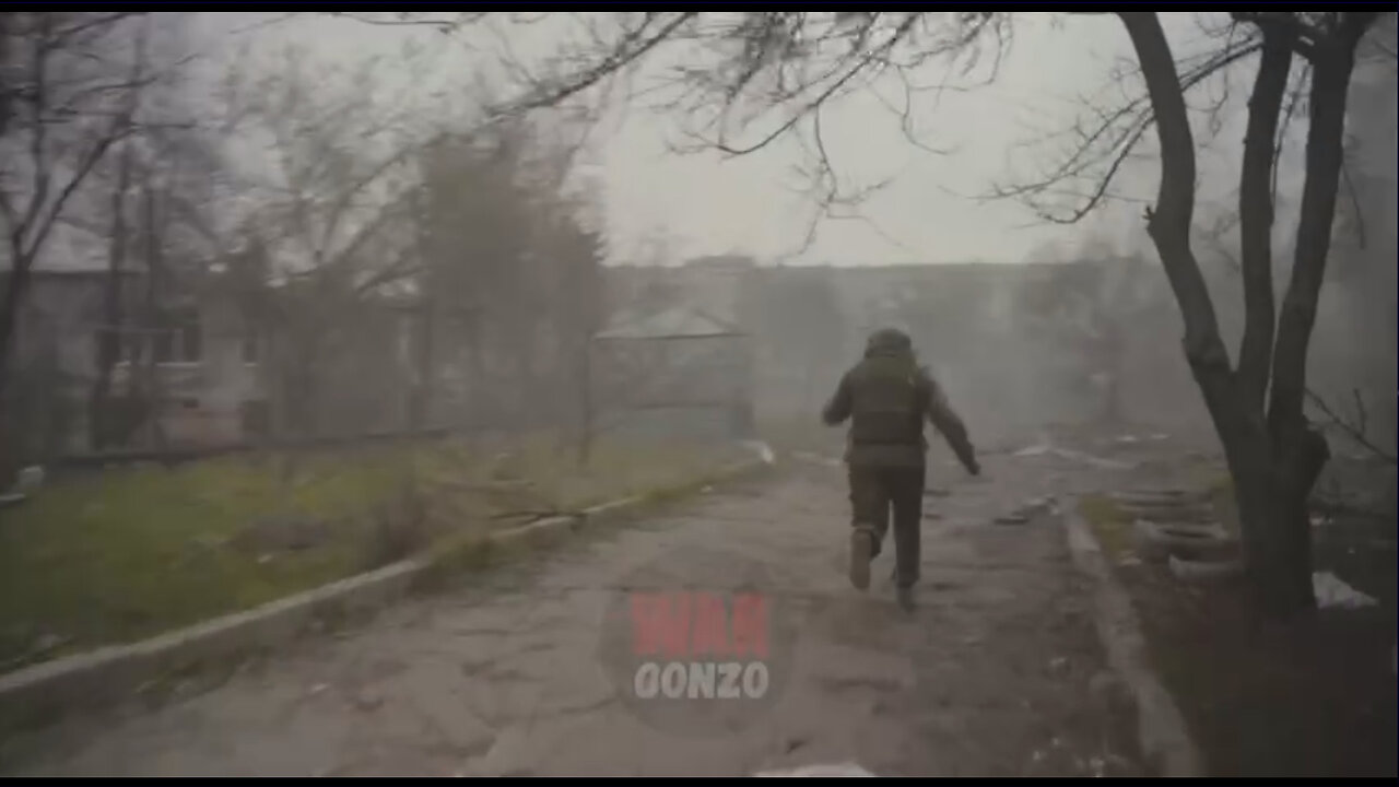 Bakhmut: Crazy running accompanied by gunfire and explosions is a lot of fun