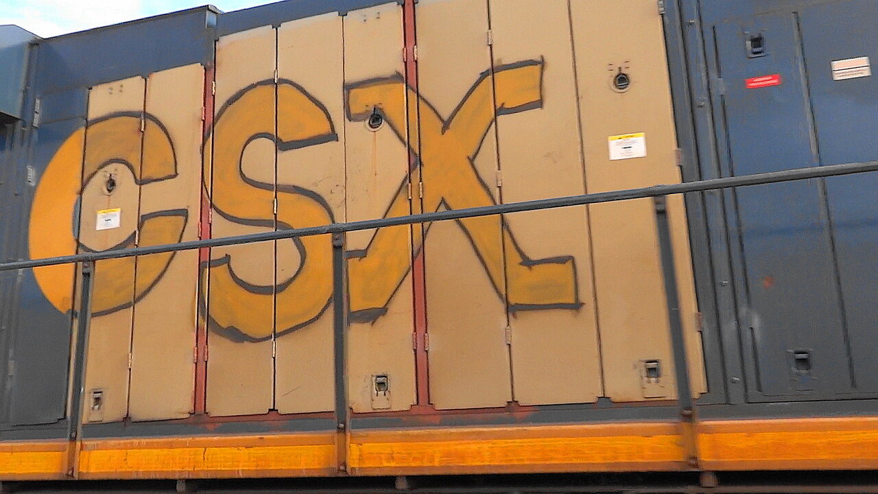 CSX "Crayon Logo" Engine Leads Autorack Train Thru Laurel Station