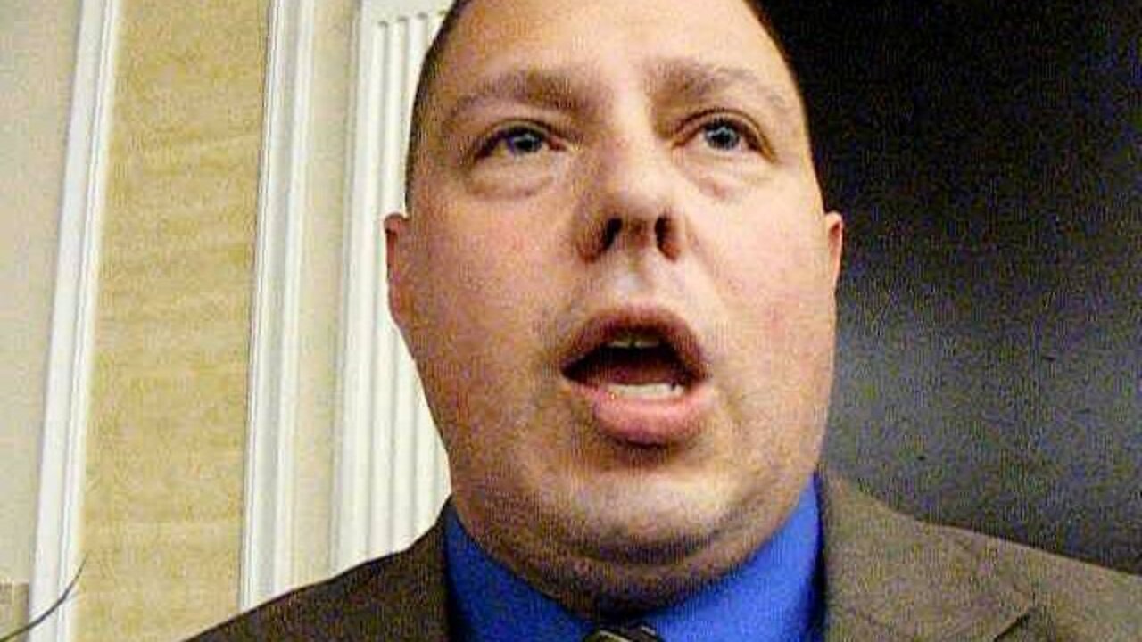 Leonard talks about why he supports Newt 1-6-12.AVI