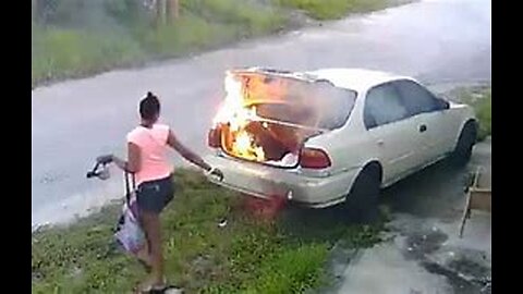 woman sets boyfriends car on fire gets arrested