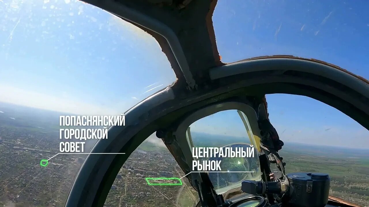 Russian Su-25 Attack Aircraft Strikes Ukranainan Stronghold In Popasna