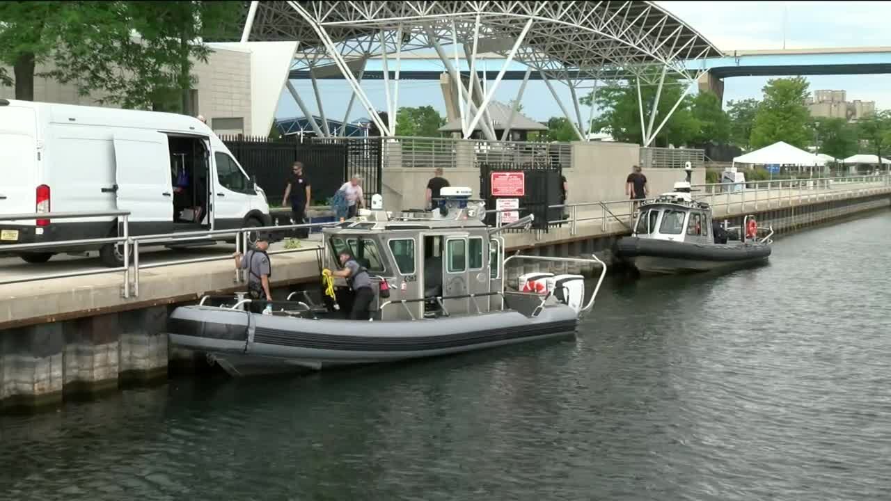 Crews search for missing swimmer in Lake Michigan near Summerfest grounds