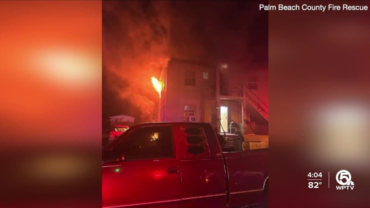 Neighbors save man from Belle Glade apartment fire