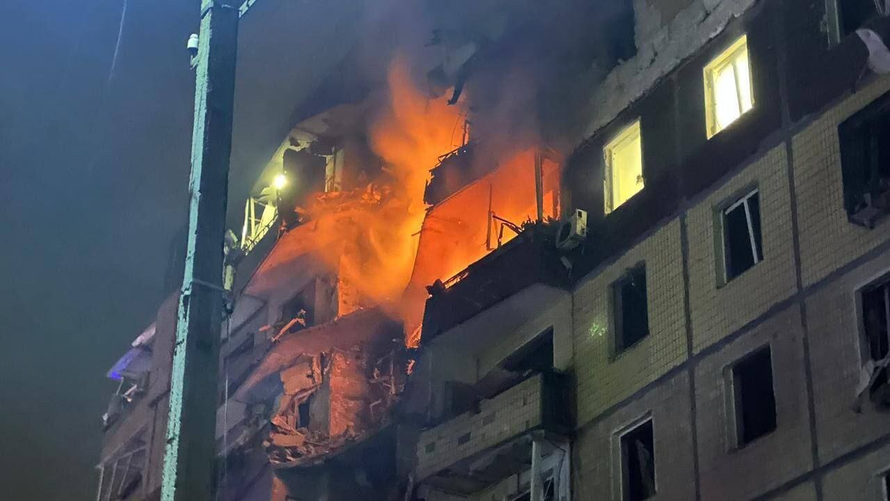❗️There is also a Russian missile hitting a five-story building in another district of