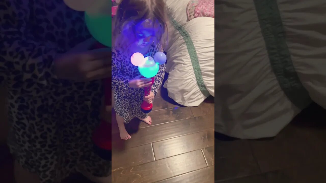 My Niece got a Bubble Wand