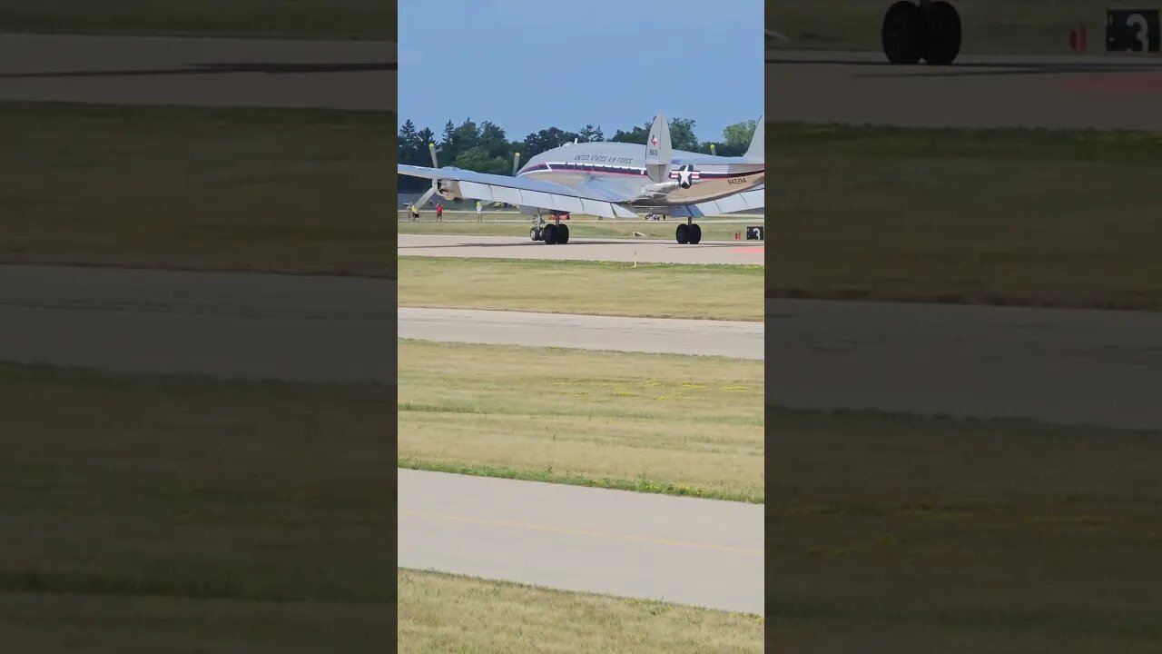 connie constellation taxi at Oshkosh 2023