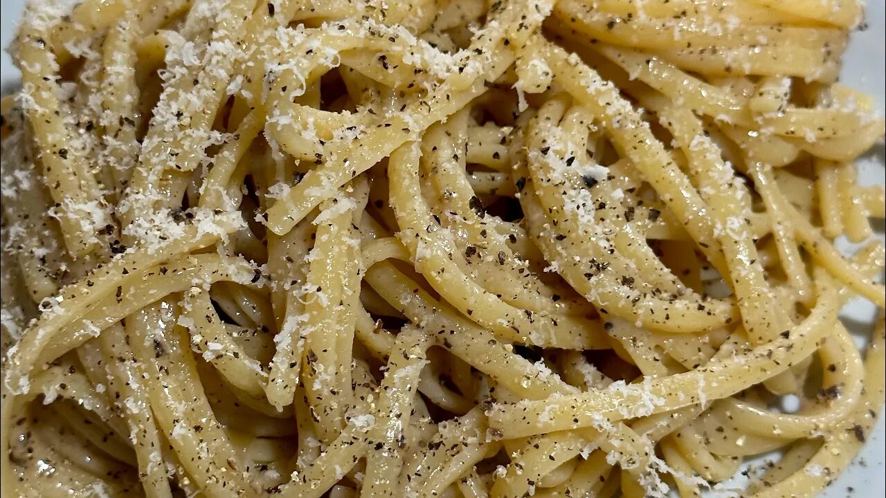 Cacio e pepe at home