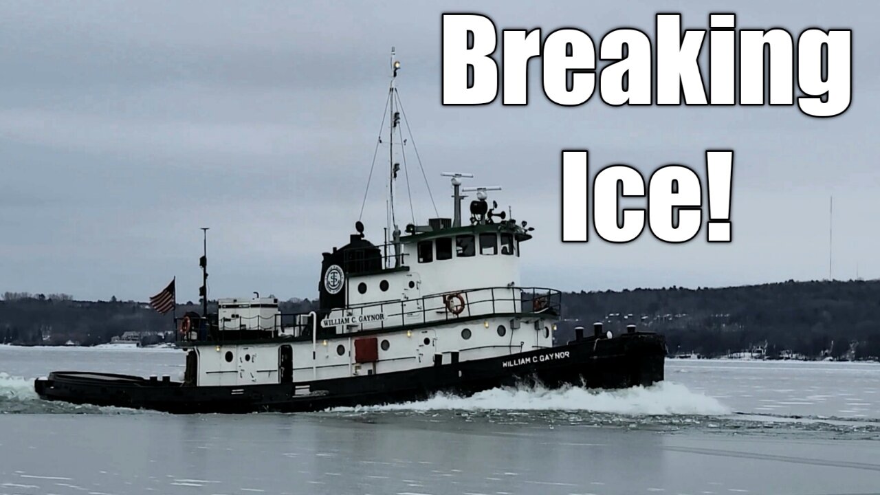 ‪ Ice Breaking Tug Boats In Wisconsin - 077