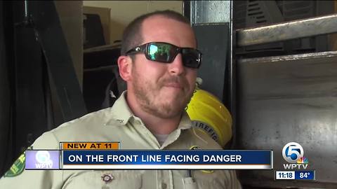 Florida firefighter returns home after battling wildfires in Oregon