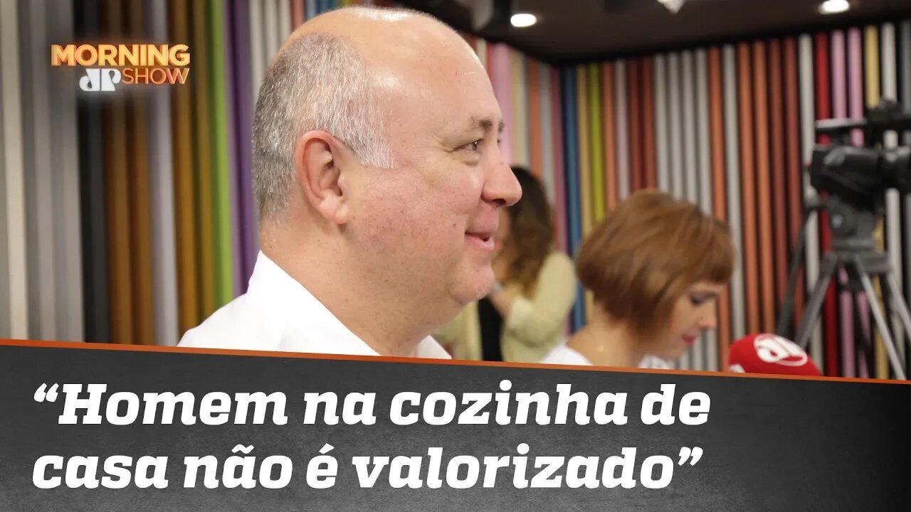 "Homem na cozinha de restaurante sempre foi valorizado, mas na de casa não", diz chef Daniel Bork