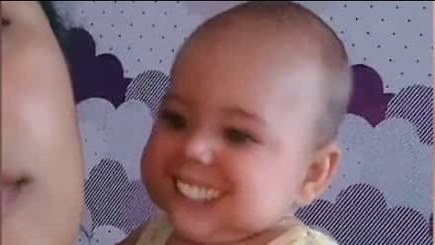 Ce filtre crée une dentition beaucoup trop parfaite à un bébé!