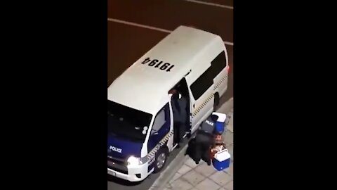 South Africa: Durban Police Take Part In LOOTING