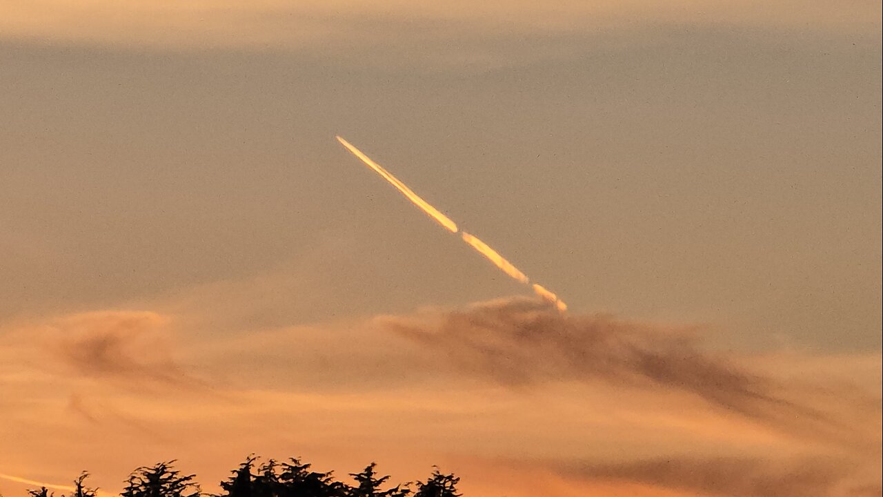 Incredible Difference in Our Skies, when the GeoEngineering Aircraft is over Your Heads