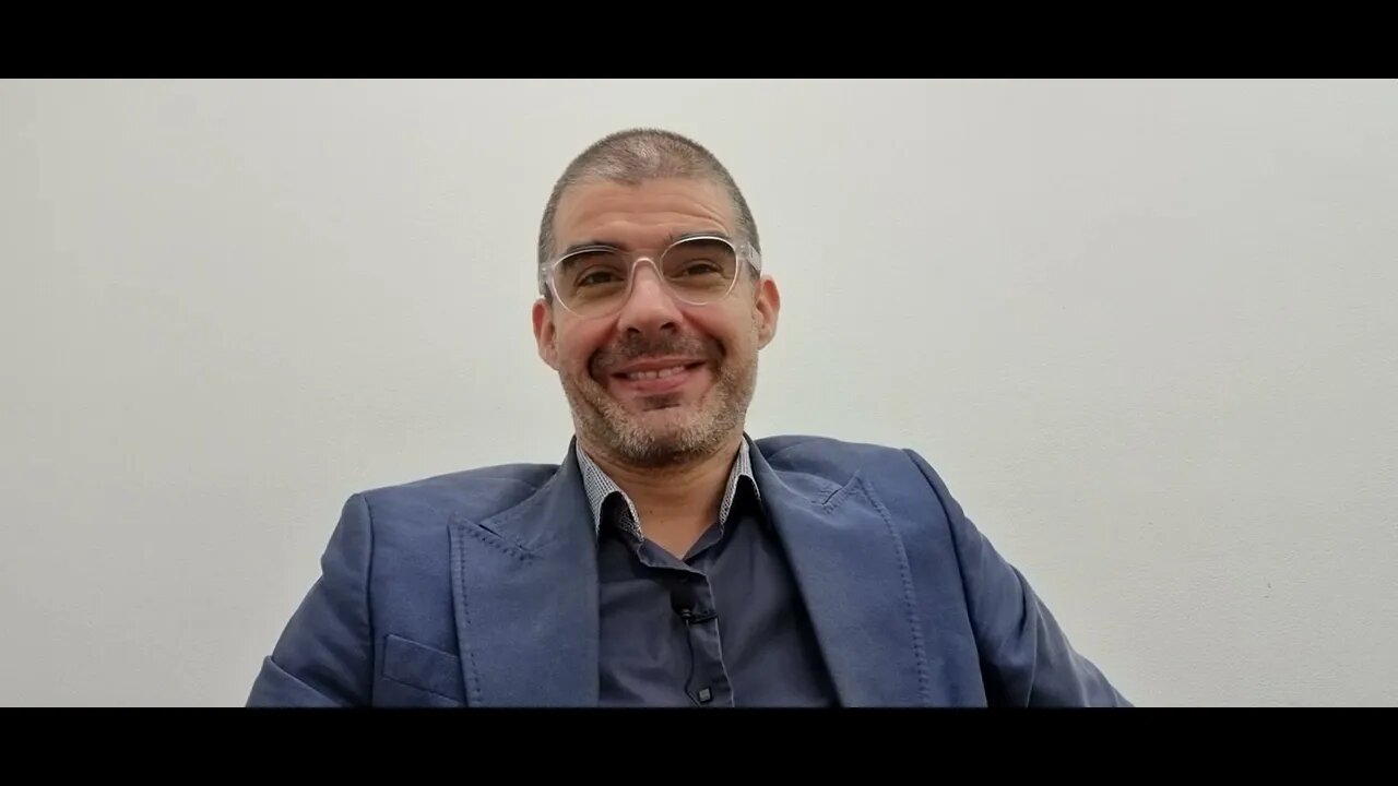 Pertencer à Comunidade LGBT e ser católico é possível? Pessoa trans não foi discriminada...